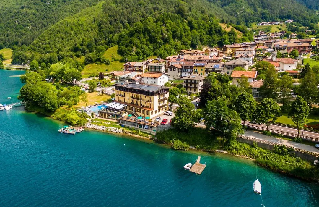 Albergo Mezzolago-1