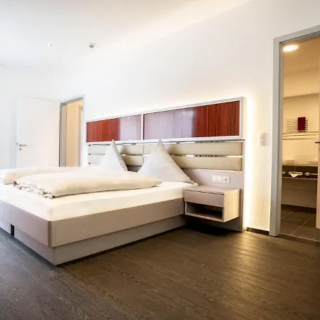 Hennedamm Hotel-2
