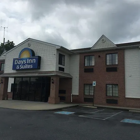 Days Inn & Suites By Wyndham Cambridge-3