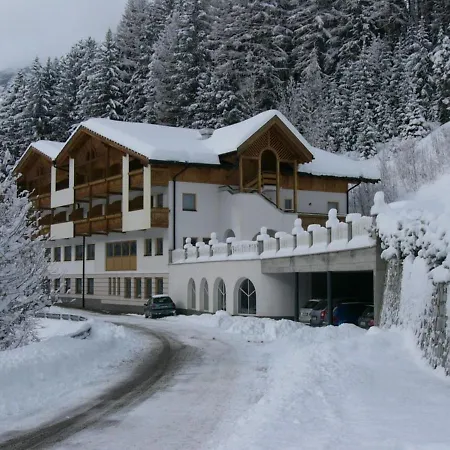 Hotel Kranebitt-3