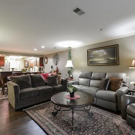 Thousand Hills Luxury Condos: Heart of Branson Retreat-3
