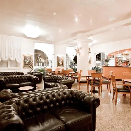 Hotel Azzurra di Gobbi Gestioni srl-3