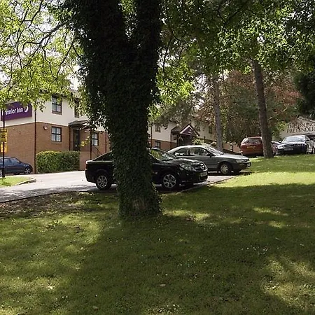 Premier Inn Kings Langley-2