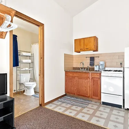Harney Camp Cabins-3