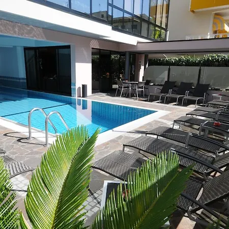 Hotel Ambassador-3