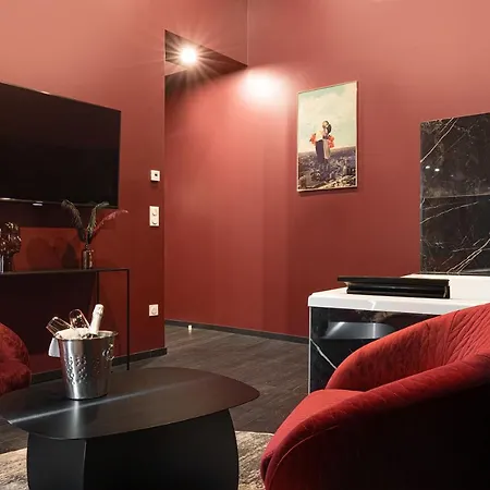 Legend Majestic Superbe Love Room - Jacuzzi - Champagne - Romantisme - parking privé-3