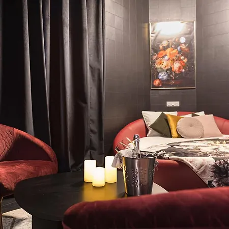 Legend Majestic Superbe Love Room - Jacuzzi - Champagne - Romantisme - parking privé-2