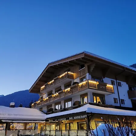Hôtel-Chalet Les Ecureuils Restaurant, Spa, Sauna, Garage-3