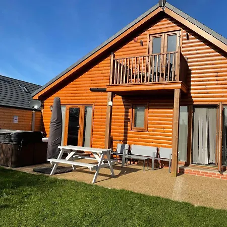 31 Cherry East Riding Of Yorkshire Hot Tub & Fishing-2