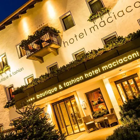 Boutique & Fashion Hotel Maciaconi - Gardenahotels-2
