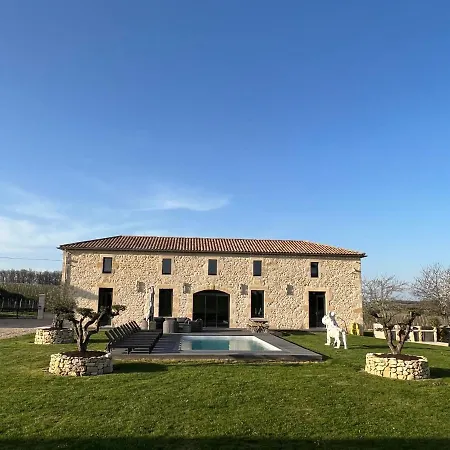 Le domaine Reine Sully-3