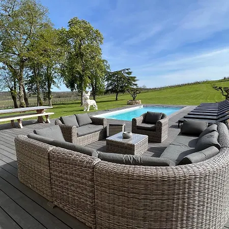 Le domaine Reine Sully-2