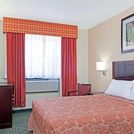 Super 8 By Wyndham Long Island City Lga Hotel-3