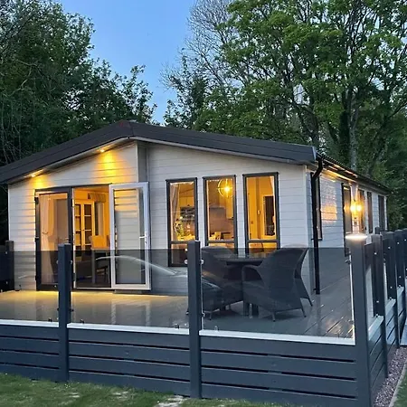 Luxury Lodge - Hoburne Devon Bay-2