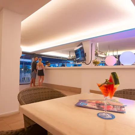 Hotel Negresco - Adults Only-3
