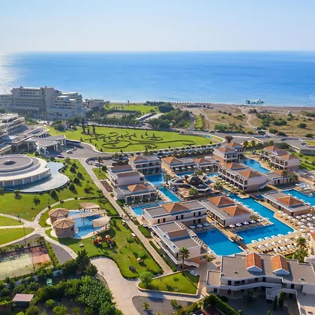 La Marquise Luxury Resort Complex-3