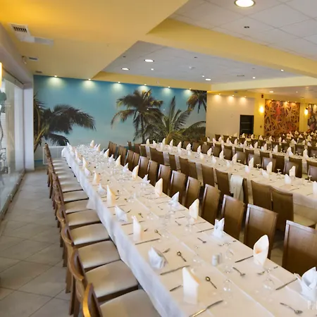 Majestic Hotel & Spa-3