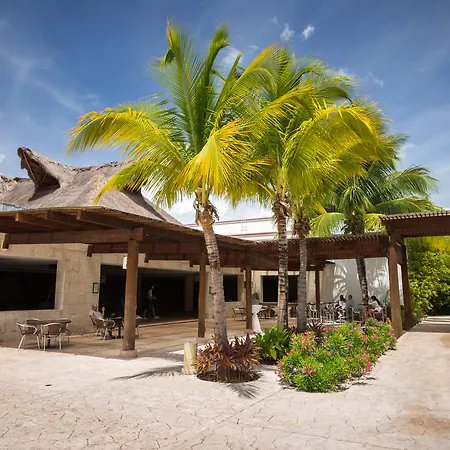 Bluebay Grand Esmeralda-3