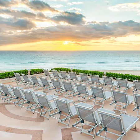 Wyndham Grand Cancun All Inclusive Resort & Villas-3