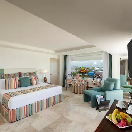 Grand Oasis Palm-3