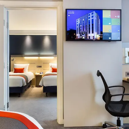 Holiday Inn Express London - Watford Junction By Ihg-2