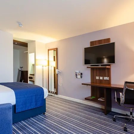 Doubletree By Hilton Edinburgh Airport-3