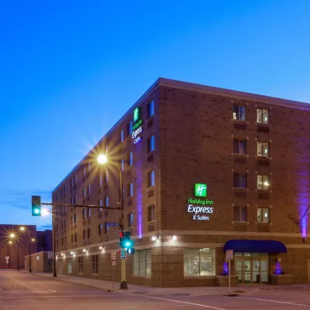 Holiday Inn Express Hotel & Suites Minneapolis-Downtown Convention Center By Ihg-3