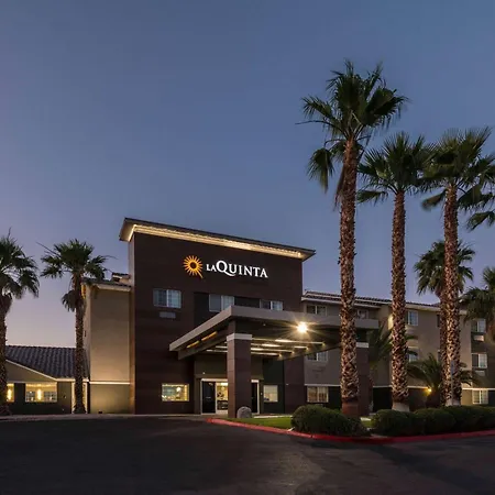 La Quinta Inn & Suites By Wyndham Las Vegas Nellis-3