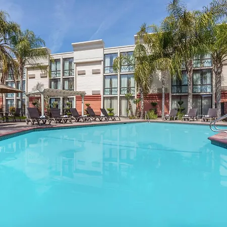 Wyndham Visalia-3