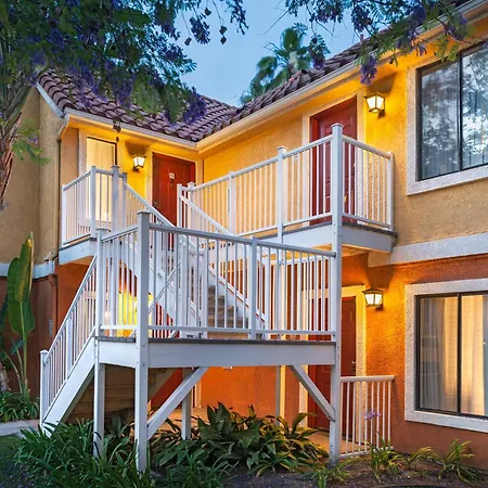 Clementine Hotel & Suites Anaheim-2