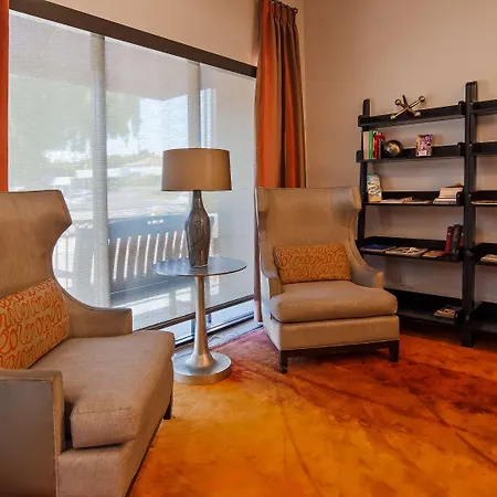 Best Western Royal Palace Inn & Suites-2