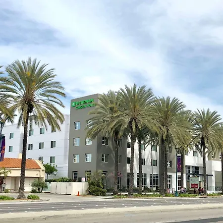 Wyndham Anaheim-2