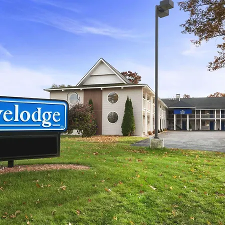 Travelodge By Wyndham Traverse City Mi-3
