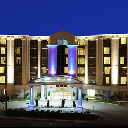 Holiday Inn & Suites Montreal Airport By Ihg-2