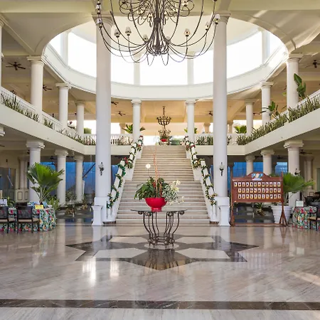 Grand Palladium Lady Hamilton Resort & Spa-2
