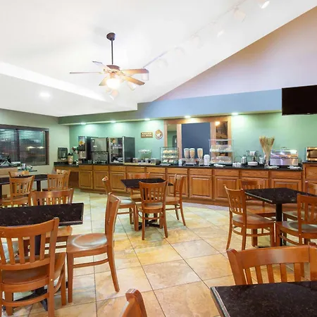 Americinn By Wyndham New London-3