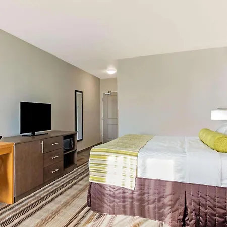 La Quinta By Wyndham Paducah-3