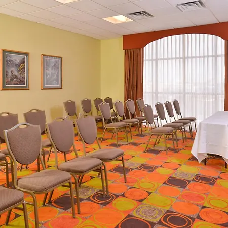 Ramada Plaza By Wyndham Sheridan Hotel & Convention Center-2
