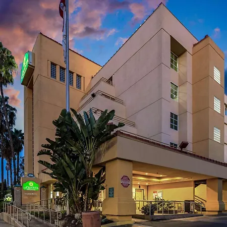 La Quinta By Wyndham Anaheim-3