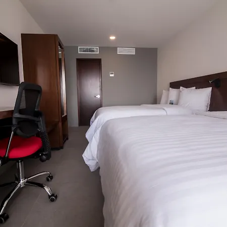 Garner Hotel Mazatlan Beach By Ihg-3
