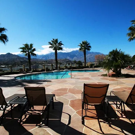 Hampton Inn & Suites Cathedral City-3