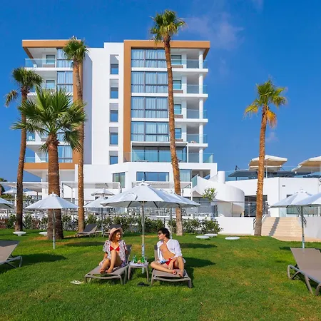 Leonardo Crystal Cove Hotel & Spa - Adults Only-2