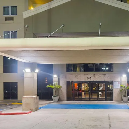 Comfort Suites Beachside-3