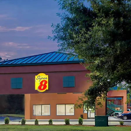 Super 8 By Wyndham Gainesville-3