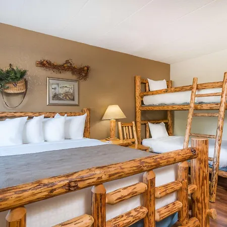 Baymont By Wyndham Owatonna-3