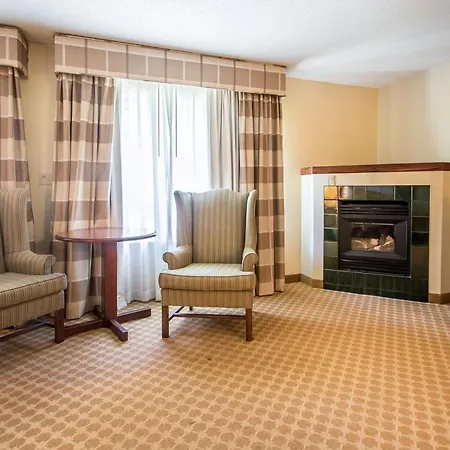 Quality Inn & Suites East Troy I-43-3