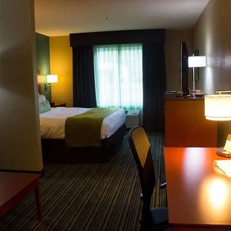 Best Western Plus Menomonie Inn & Suites-2