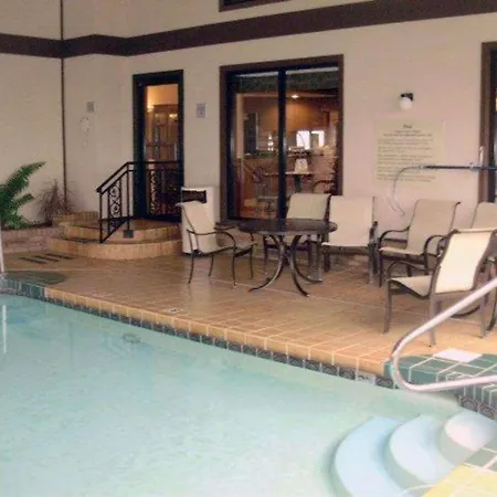 Quality Inn & Suites Searcy I-57-3