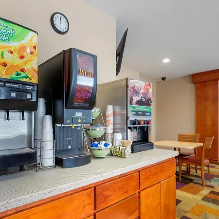 Quality Inn & Suites Keokuk North-3