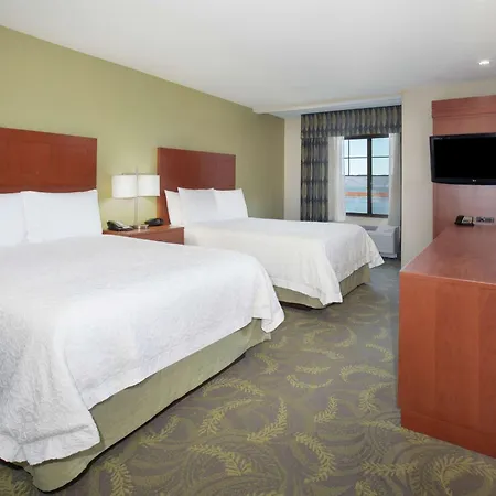 Hampton Inn & Suites Astoria-2